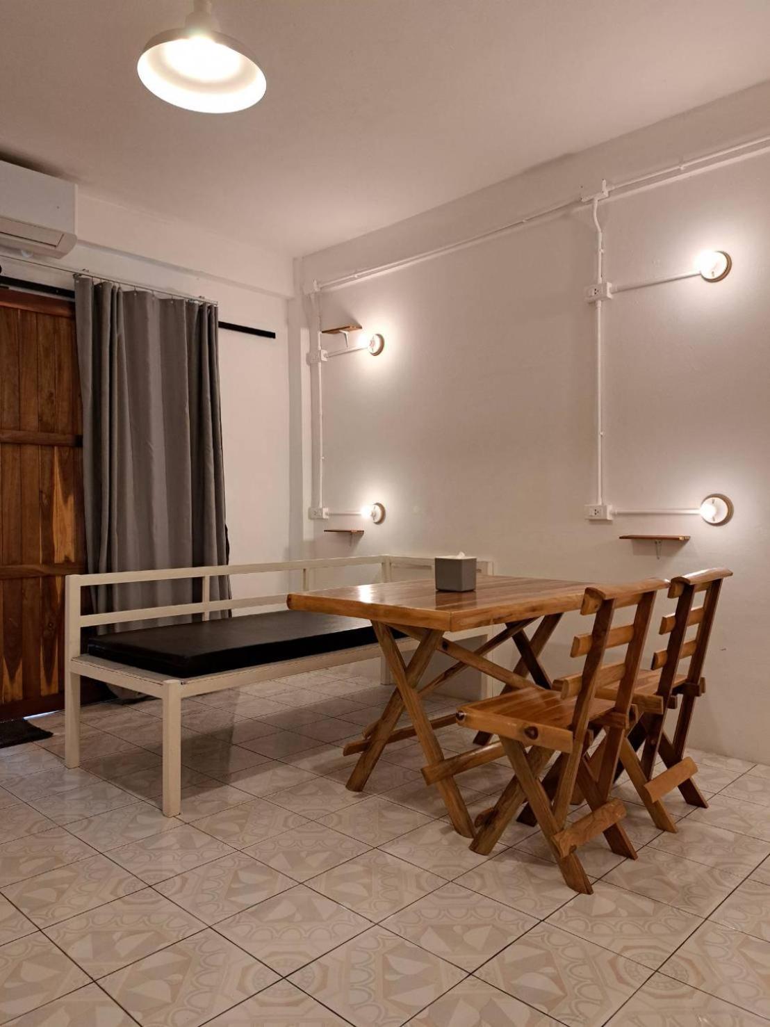 8 Sleeper Street Guesthouse Krabi Exterior photo