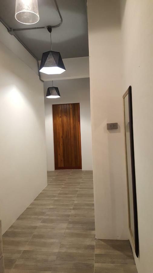 8 Sleeper Street Guesthouse Krabi Exterior photo