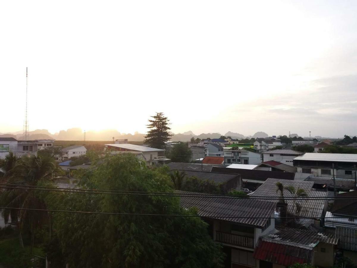 8 Sleeper Street Guesthouse Krabi Exterior photo