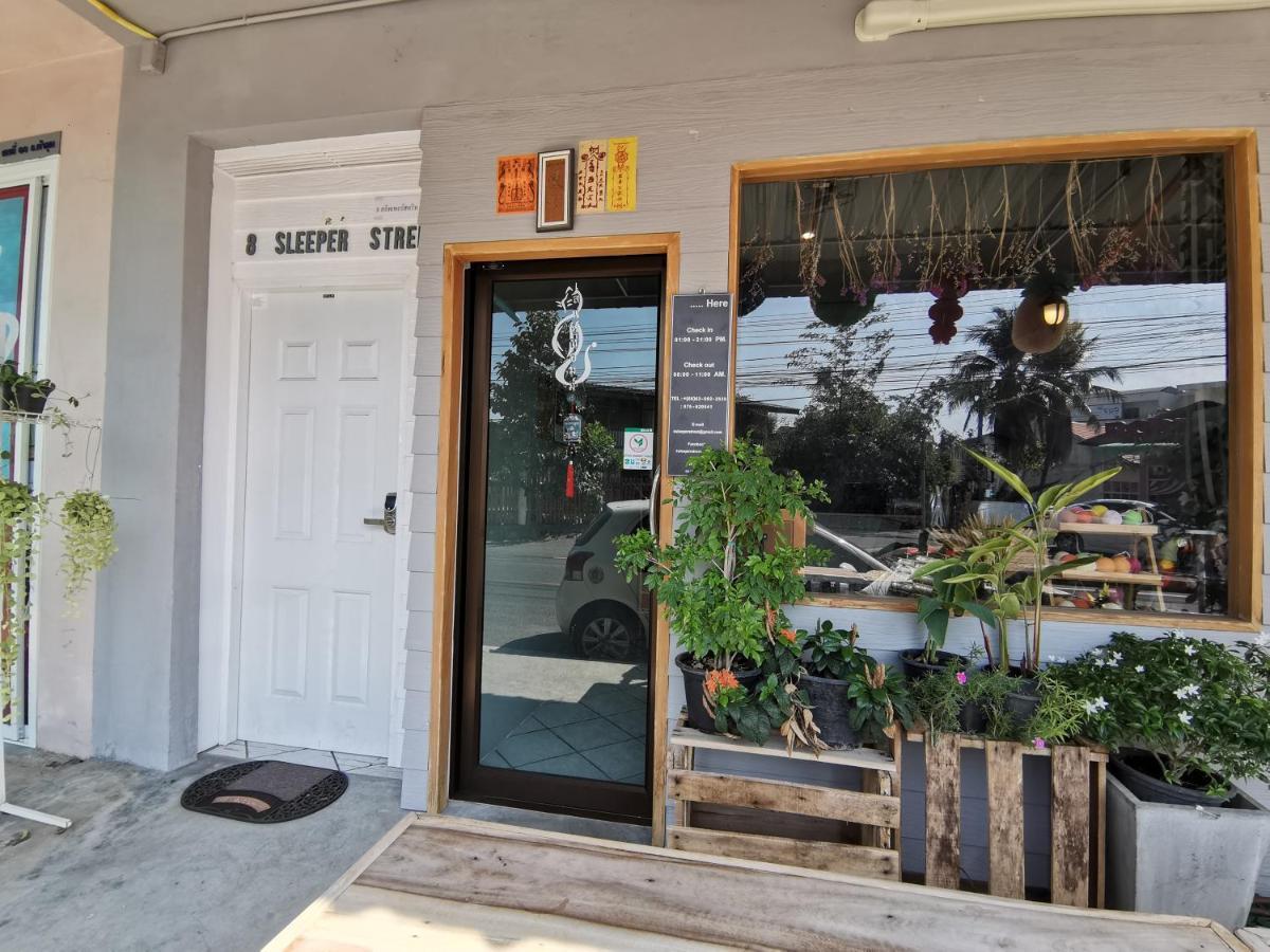 8 Sleeper Street Guesthouse Krabi Exterior photo
